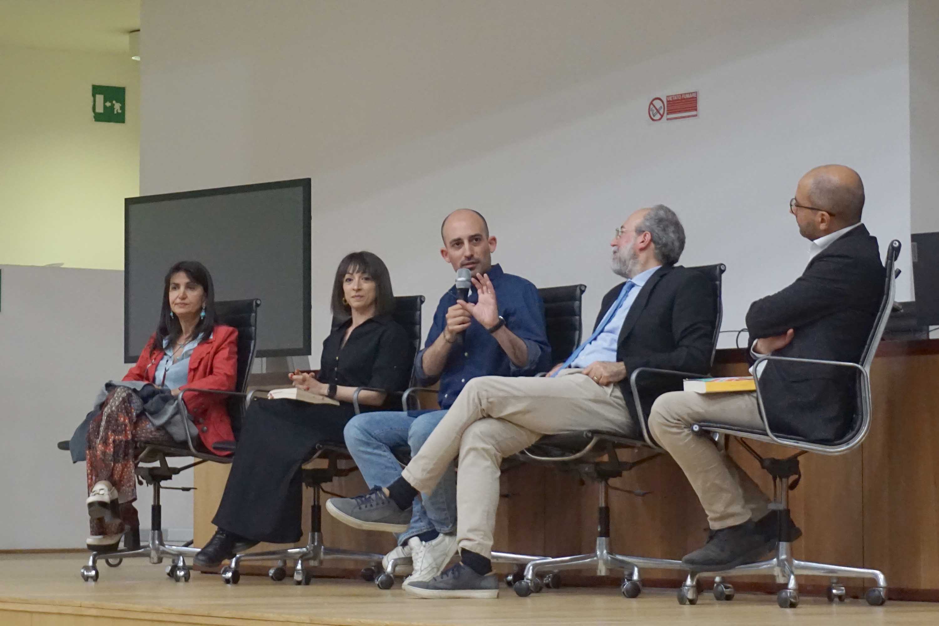 Un momento dell'intervento di Francesco Costa