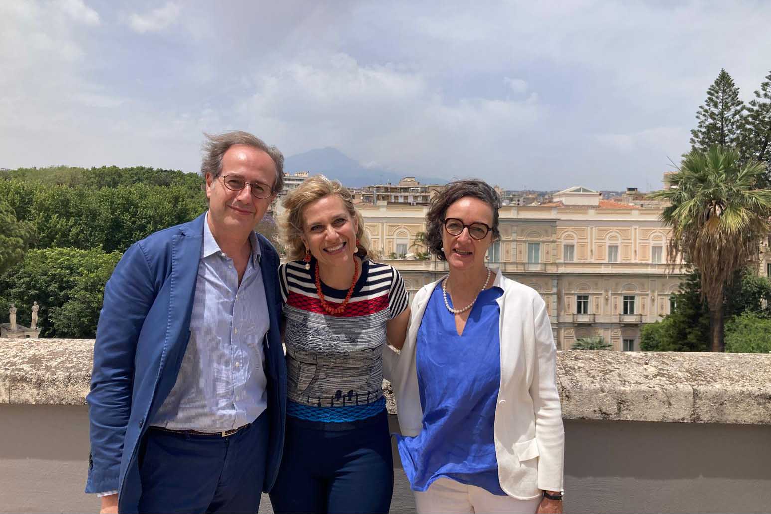 Nella foto i referenti del Polo Universitario Penitenziario di UNICT i prof.ri Fabrizio Siracusano e Teresa Consoli e, al centro, la direttrice dell’Udepe dott. Maria Pia Fontana