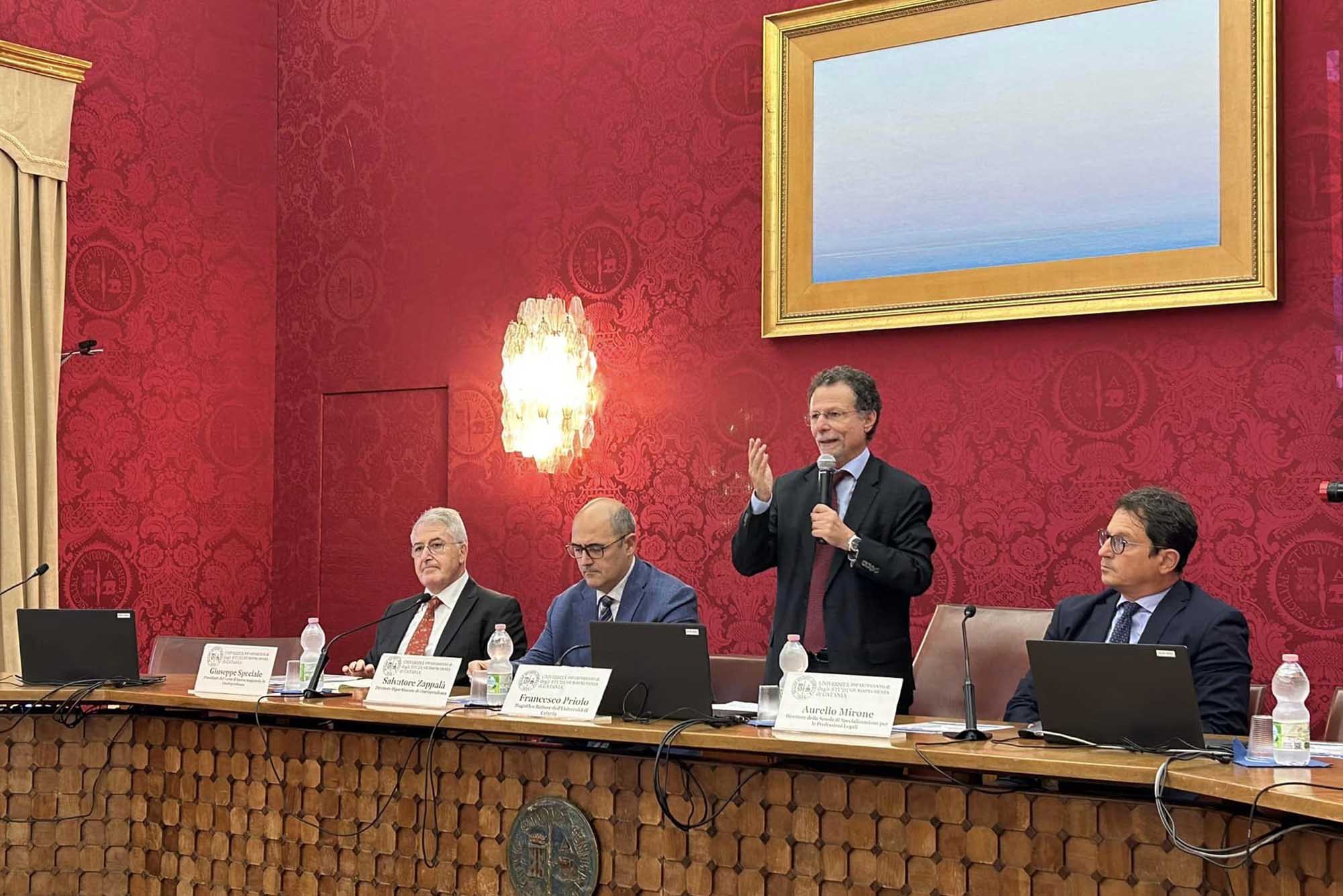 Un momento dell’intervento del rettore Francesco Priolo. In foto, da sinistra, Giuseppe Speciale, Salvatore Zappalà e Aurelio Mirone