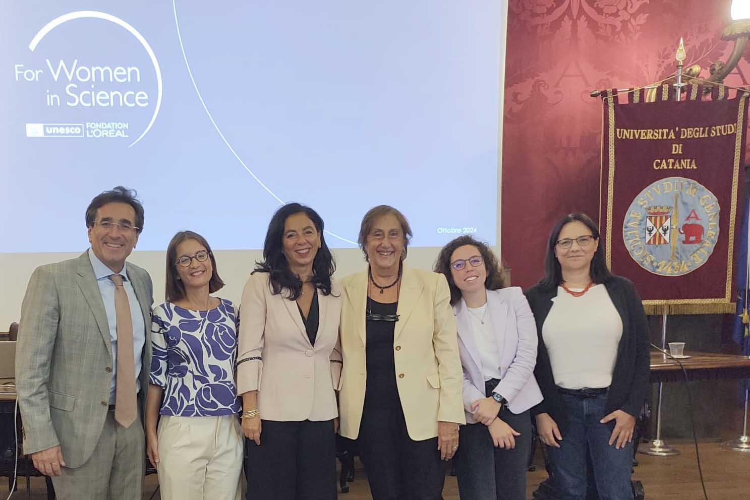 In foto da sinistra Salvatore Magazù, Anna Gaudenzi, Germana Barone, Lucia Votano, Chiara Trovatello e Violetta  Blundo