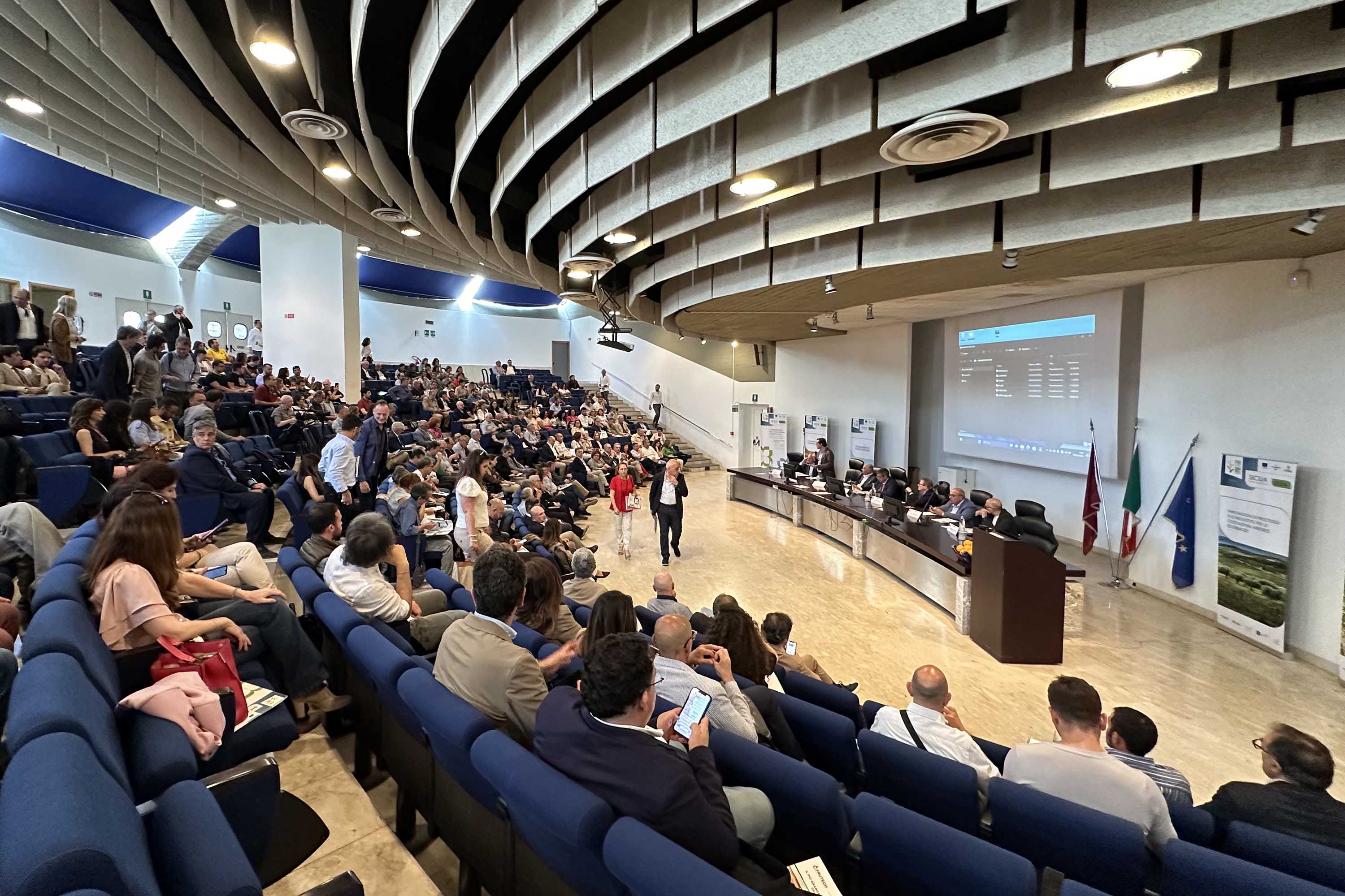 Un momento dell'incontro nell'aula magna del Polo Bioscientifico