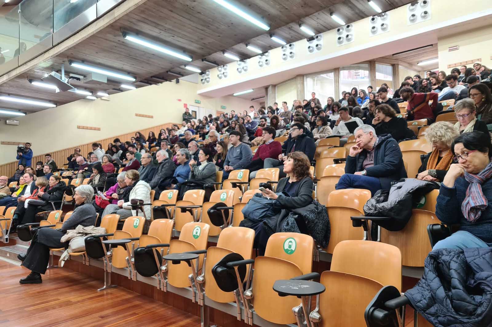 Studenti e studentesse presenti all'incontro