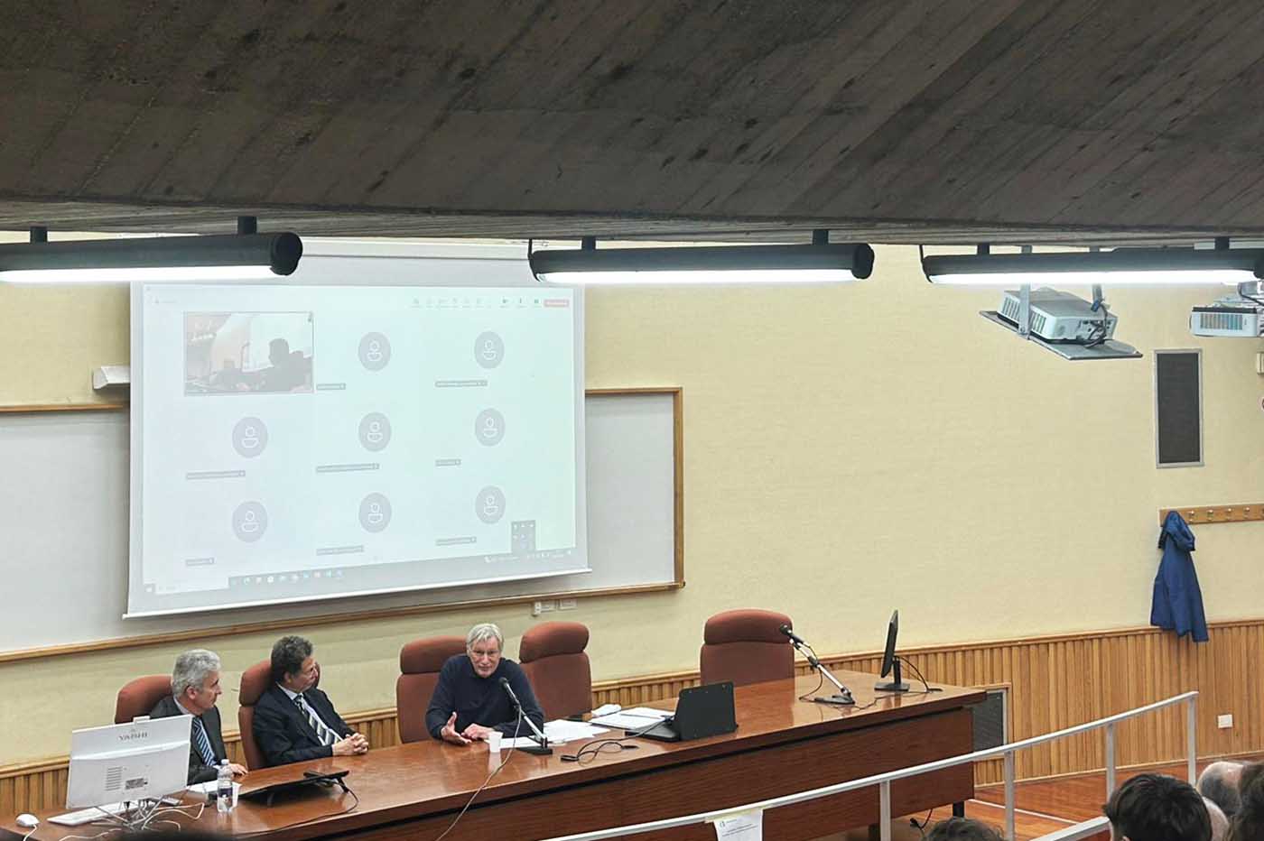 Un momento dell'intervento di don Luigi Ciotti