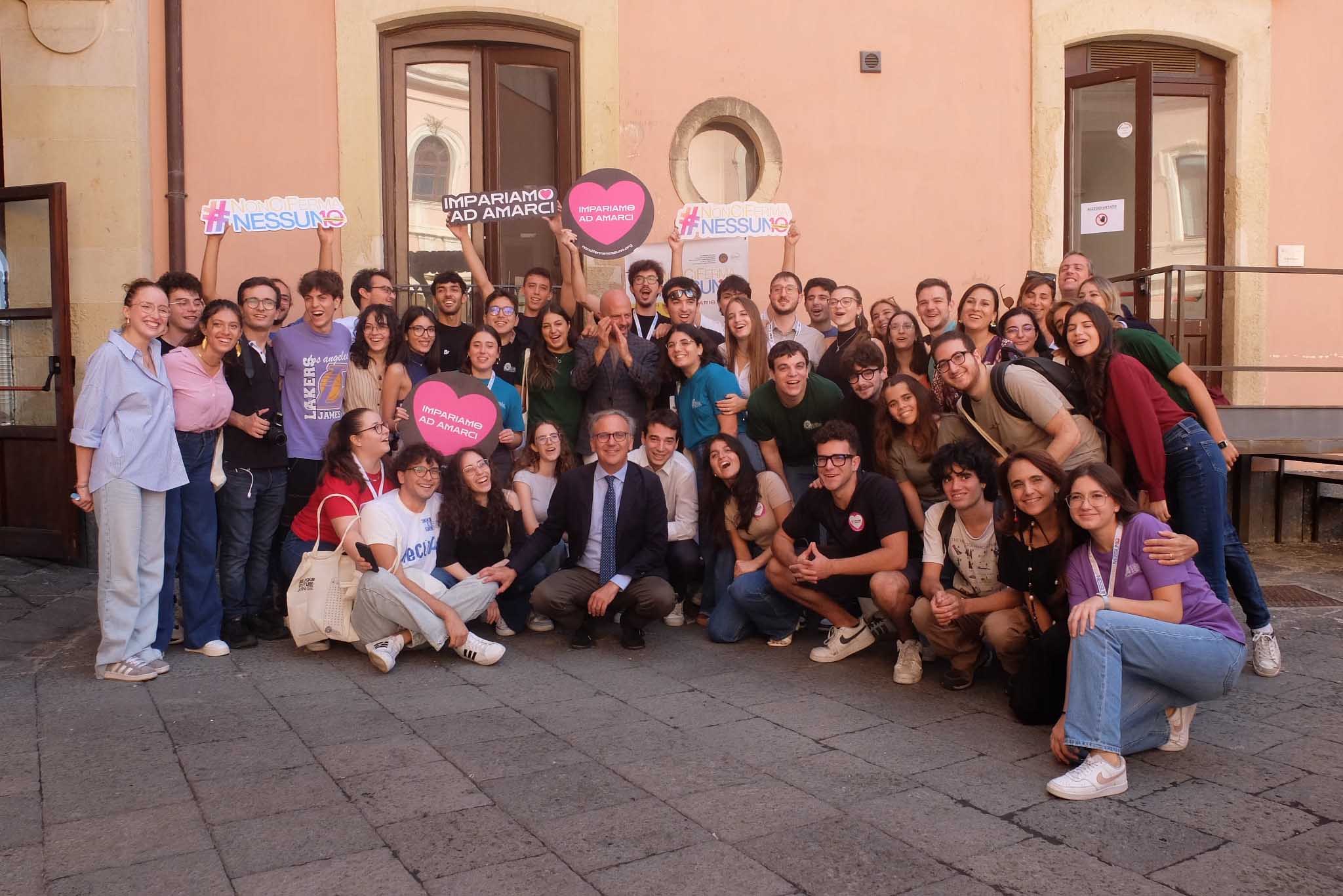 Luca Abete con gli studenti Unict