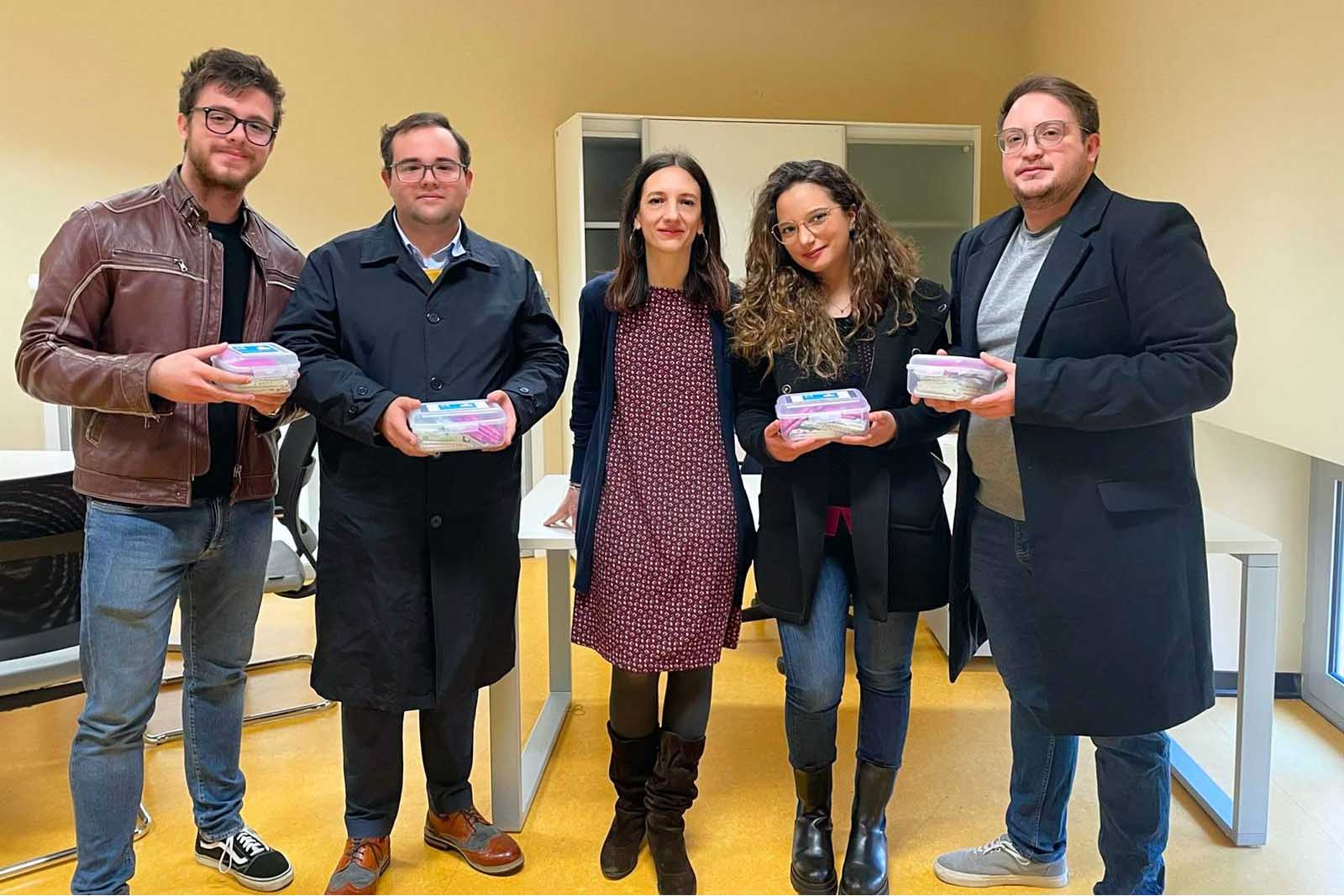 La tampon box nel liceo di Erba: una scatola di assorbenti gratis in bagno  grazie al sondaggio Instagram - la Repubblica