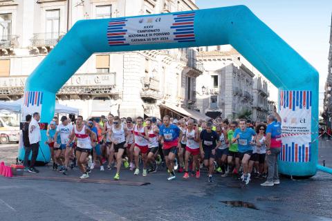 Un momento della partenza del Campionato nazionale di podismo per dipendenti universitari