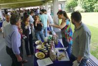 Visitatori tra gli stand