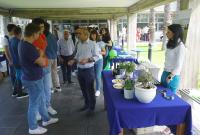 Visitatori tra gli stand