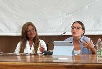 La docente Stefania Mazzone con Giulia Caruso, dottoranda in Scienze Politiche