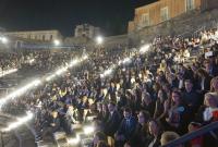 Il pubblico presente al Teatro Greco di Catania